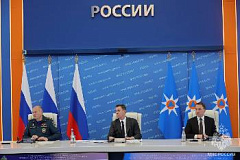 Александр Куренков доложил о готовности к реагированию на сезонные риски сил и средств РСЧС